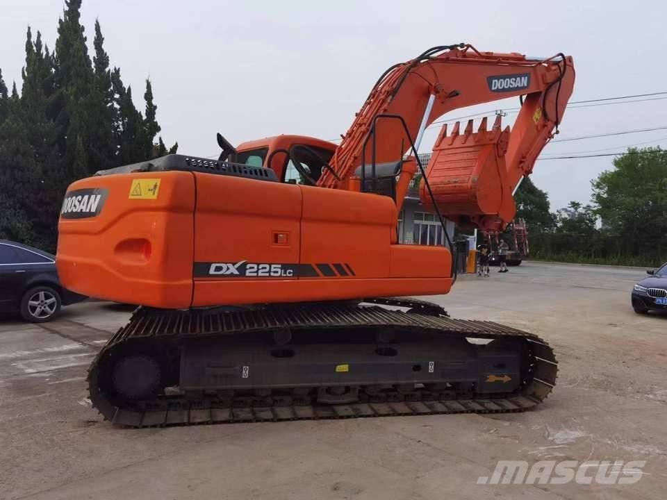 Doosan DX 225 Bagri goseničarji