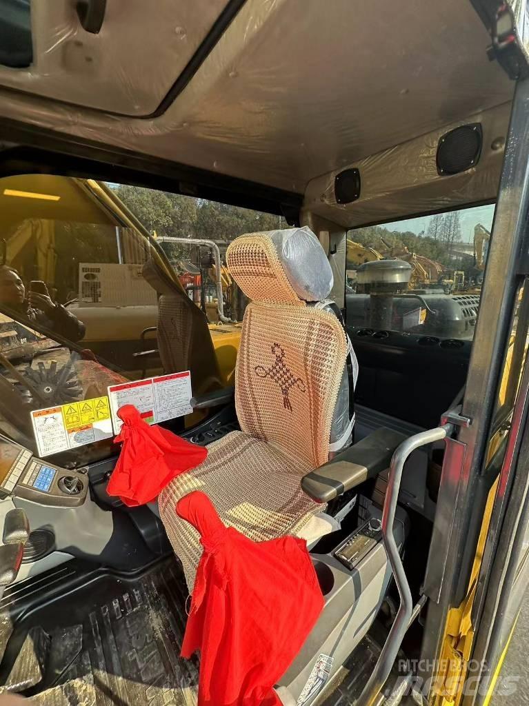 Komatsu PC 200 Bagri goseničarji