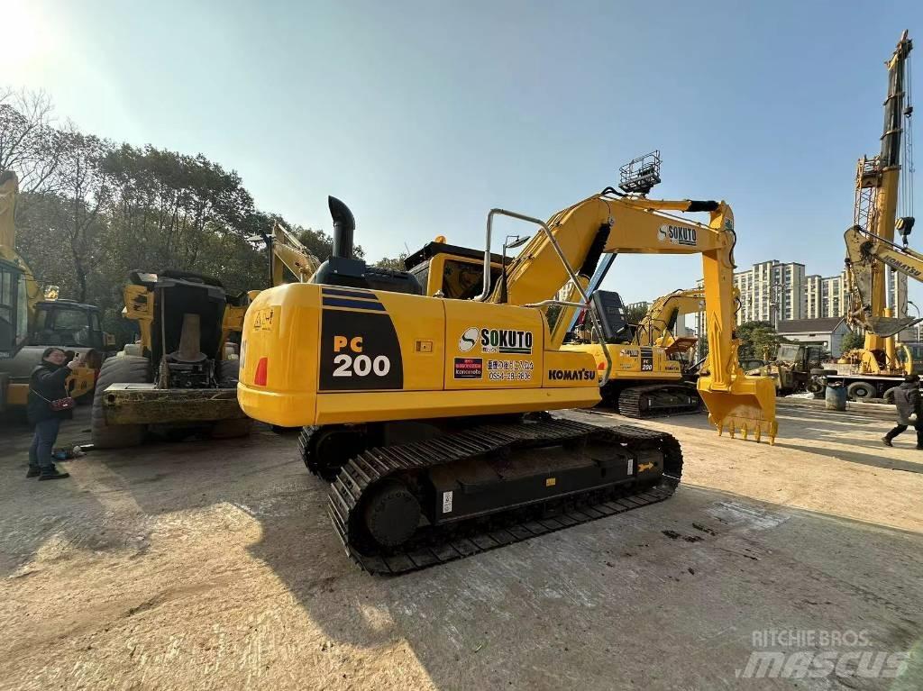 Komatsu PC 200 Bagri goseničarji