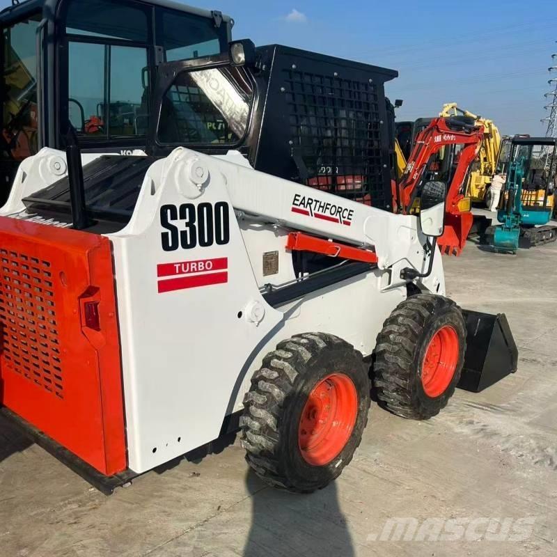 Bobcat S 300 Skid steer mini nakladalci