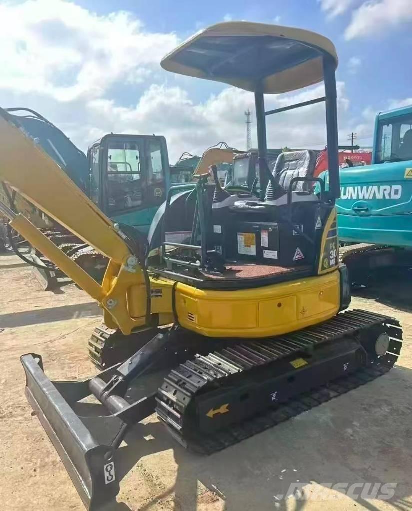 Komatsu PC 30 Mini bagri <7t