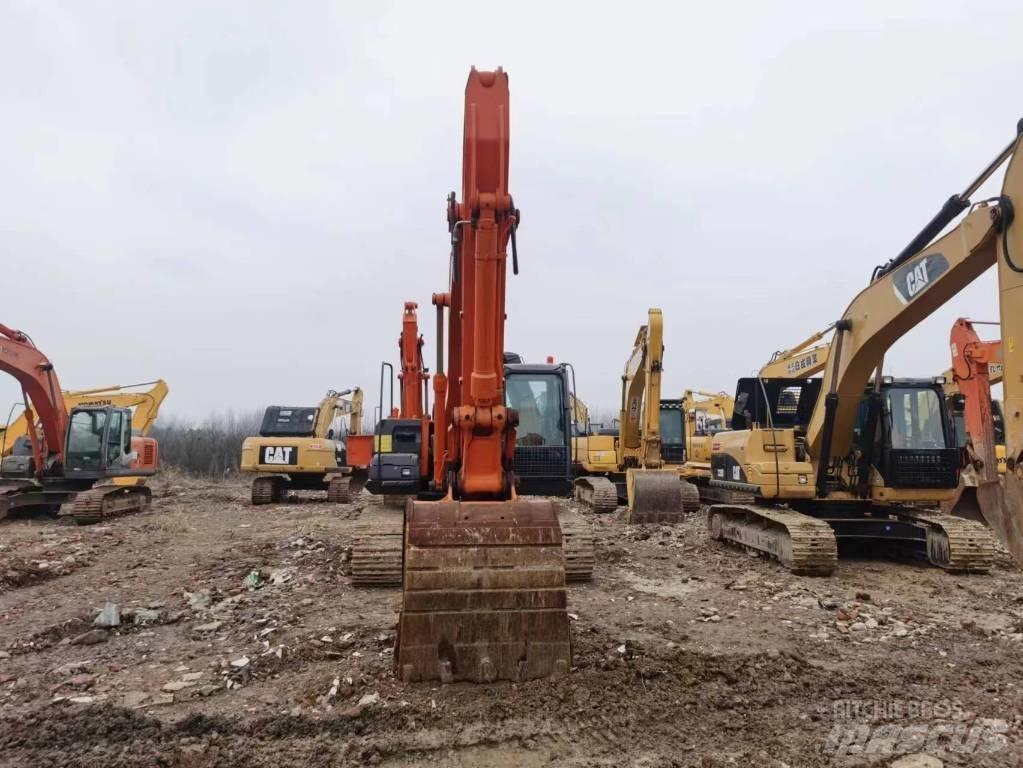 Hitachi ZX 250 Bagri goseničarji