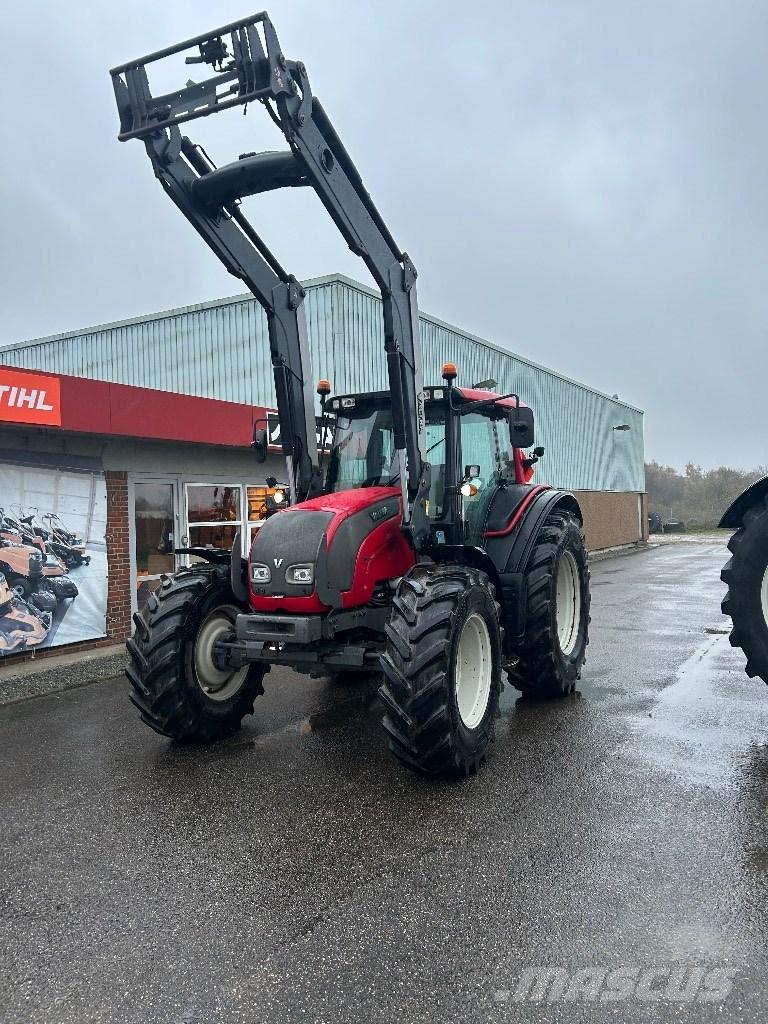 Valtra N 121 Traktorji