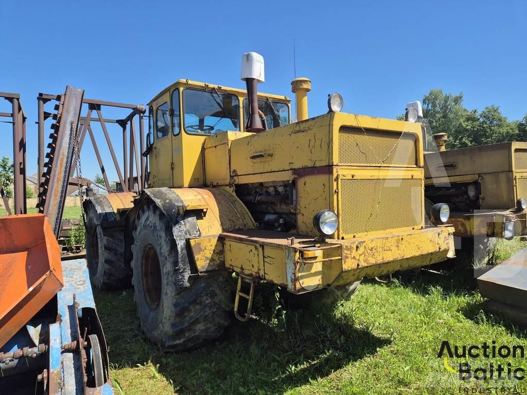 Kirovets K 701 Traktorji