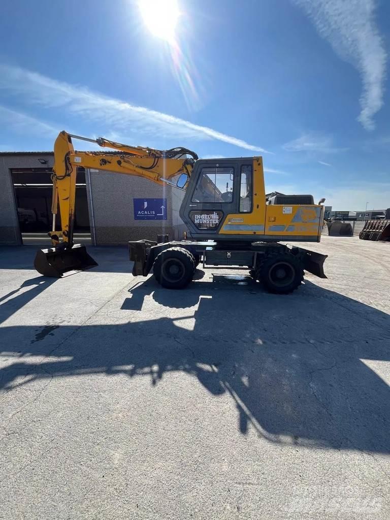JCB JS130W Bagri na kolesih
