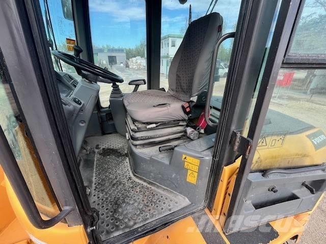 Volvo L 30 G Kolesni nakladalci