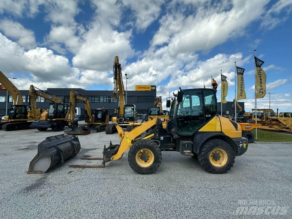 Komatsu WA 80 Kolesni nakladalci