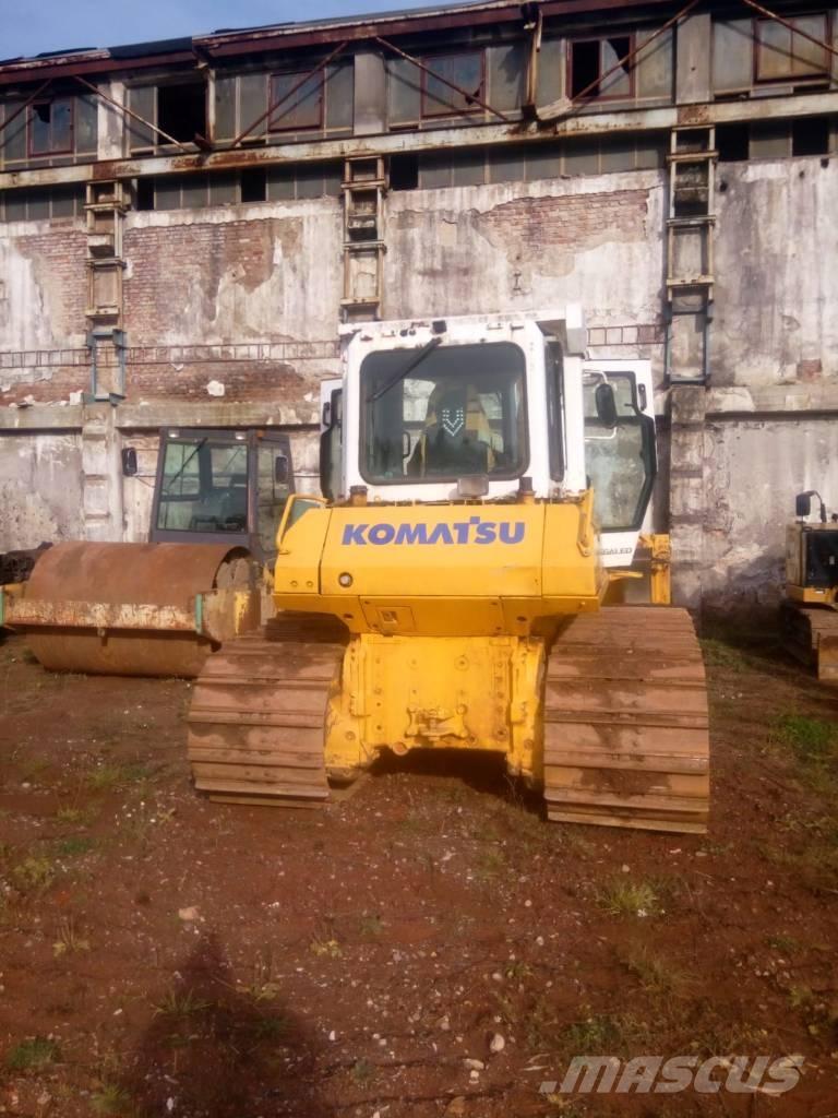 Komatsu D 61 PX-15 Buldožerji goseničarji