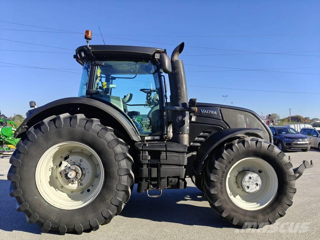 Valtra S 353 Traktorji