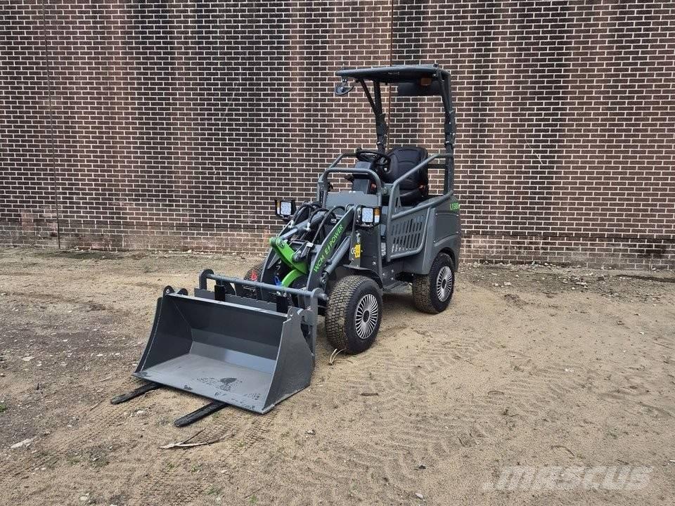 WCM L1580e Kolesni nakladalci