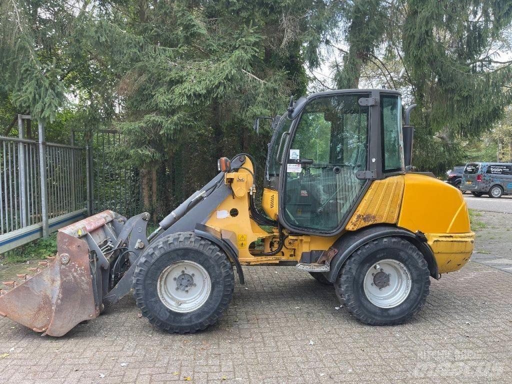 Volvo L25 Kolesni nakladalci