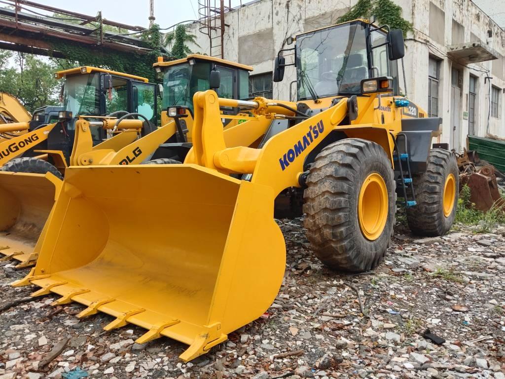 Komatsu WA 320 Kolesni nakladalci