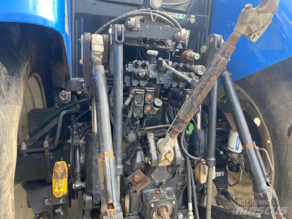 New Holland T 7.235 Traktorji