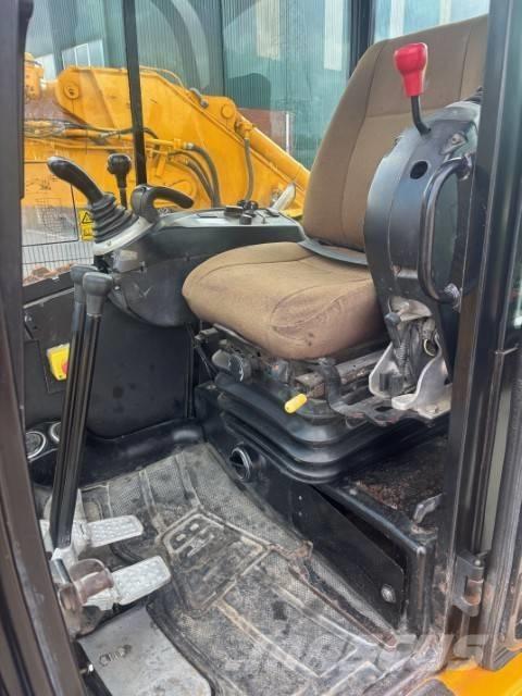 JCB 8050 Mini bagri <7t