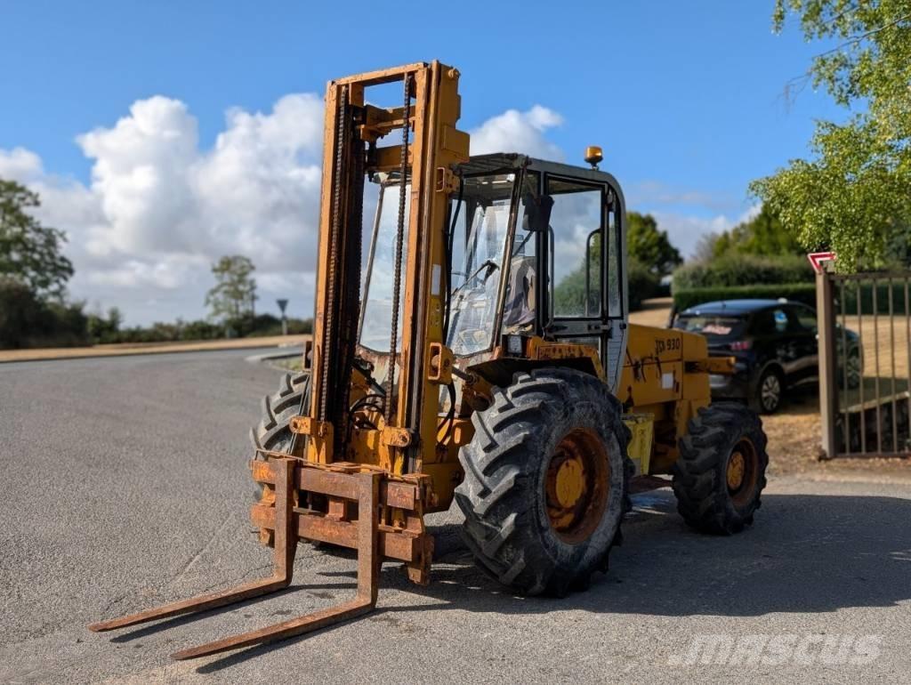 JCB 930 Terenski viličar