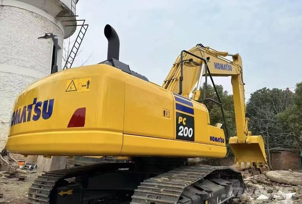 Komatsu PC 200-8 Bagri goseničarji