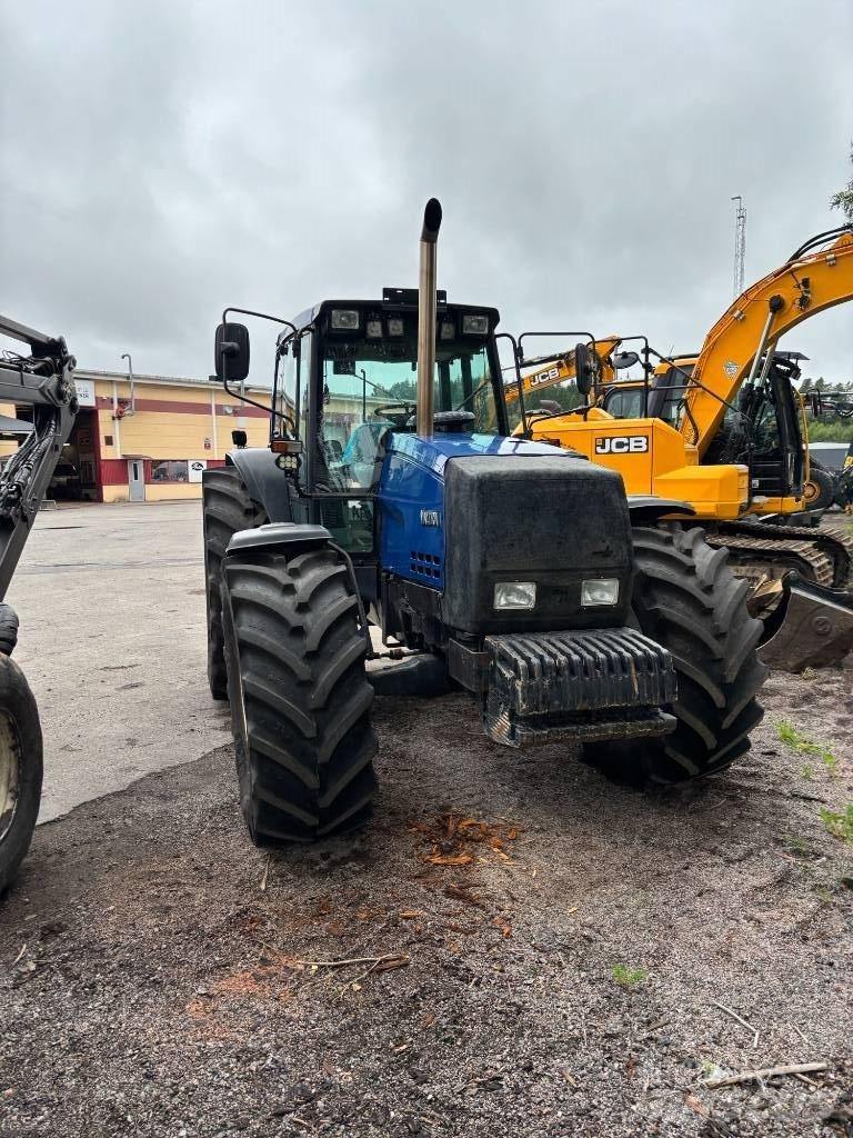 Valtra 8400 Traktorji