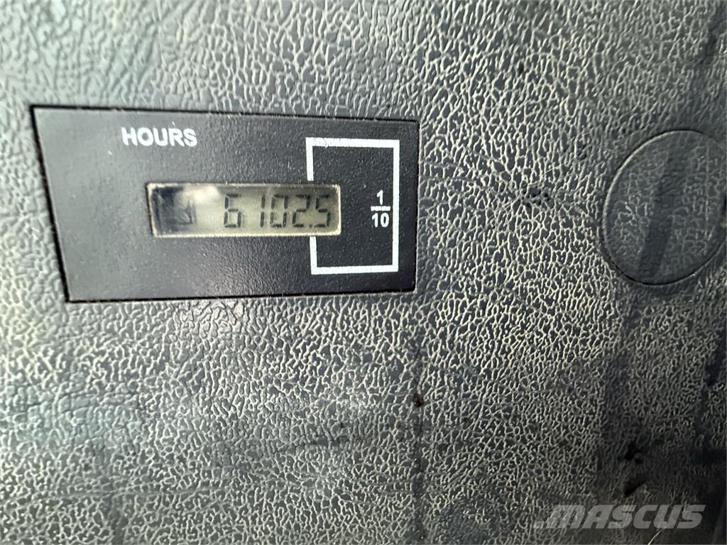 Hyundai HX140 HWC Bagri goseničarji