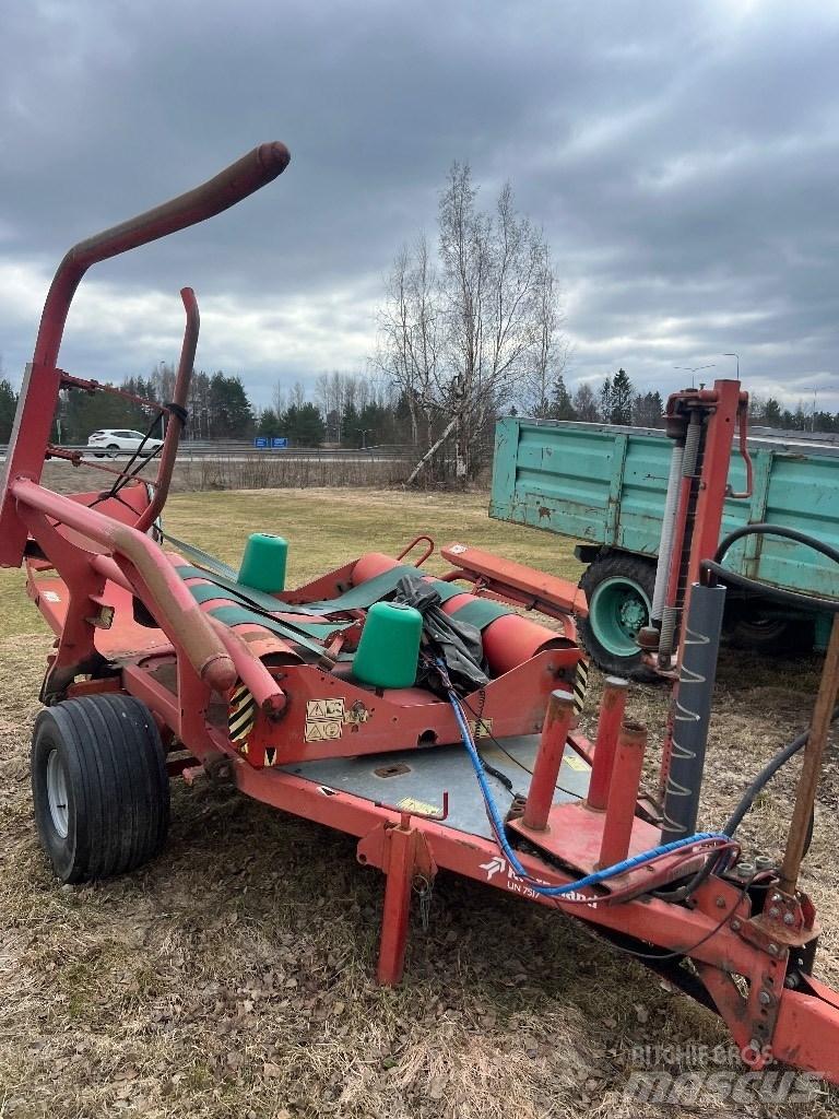 Kverneland UN 7517 Stroji za zavijanje