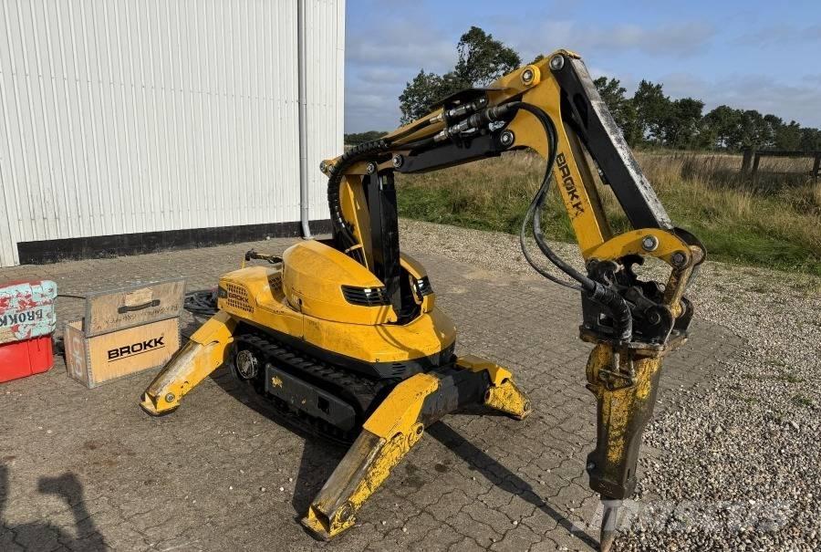 Brokk 110 Rušilni bagri