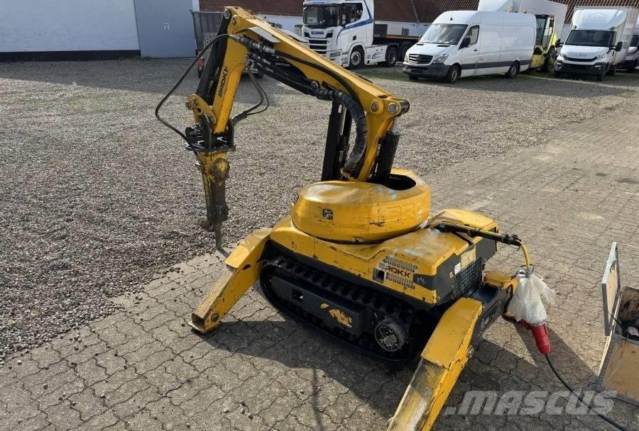 Brokk 110 Rušilni bagri