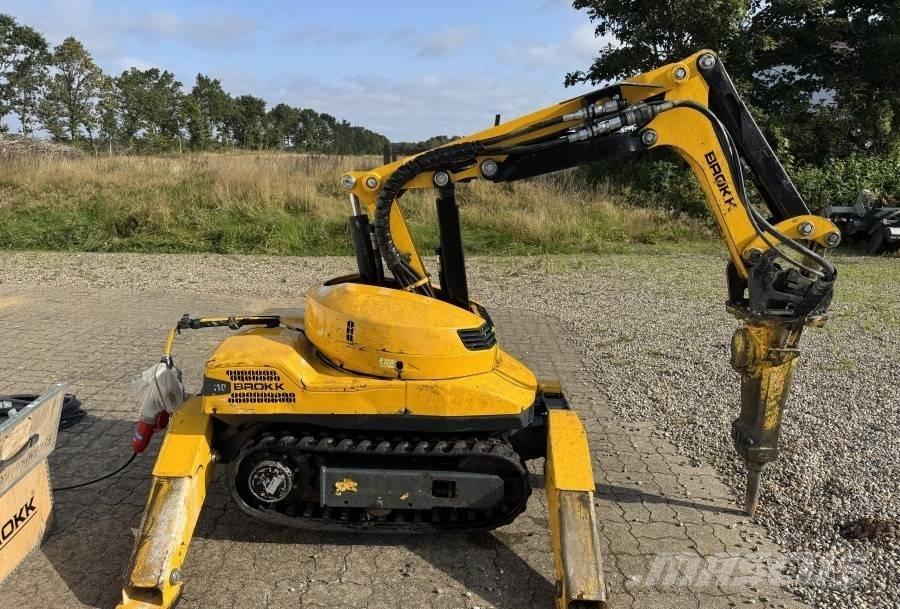 Brokk 110 Rušilni bagri