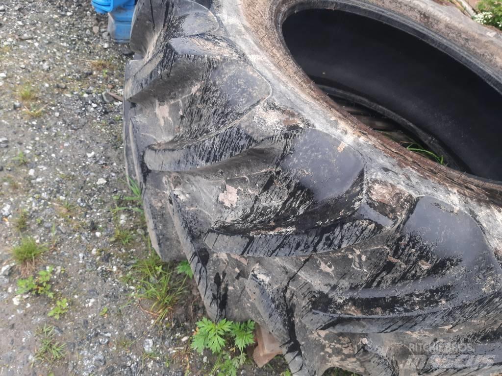 BKT 580/70R38 Gume, kolesa in platišča