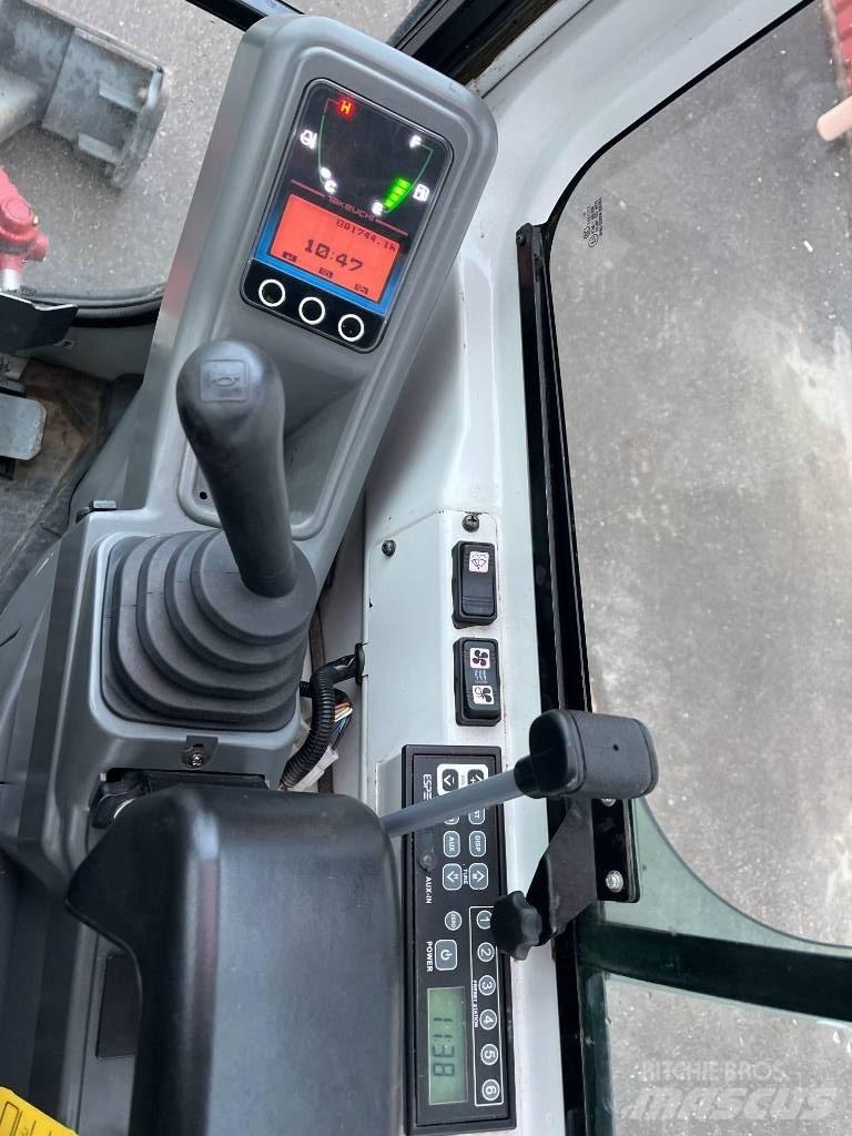 Takeuchi TB 216 Mini bagri <7t