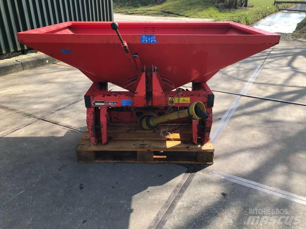 Kuhn MDS 701 Trosilniki mineralnega gnojila