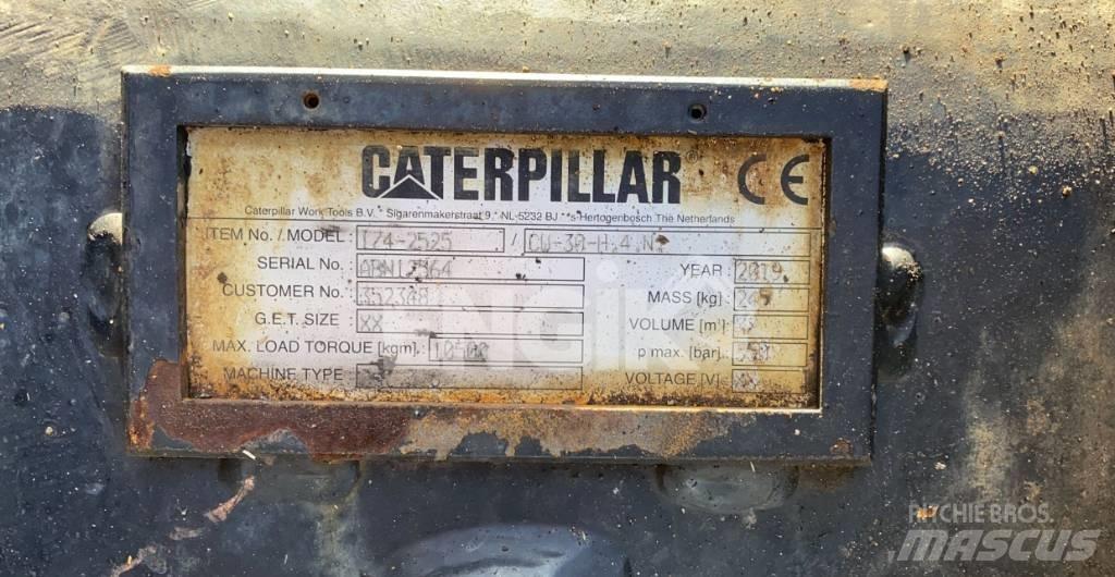 CAT Attache rapide Bagri na kolesih