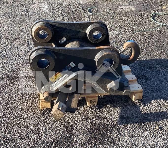 CAT Attache rapide Bagri na kolesih