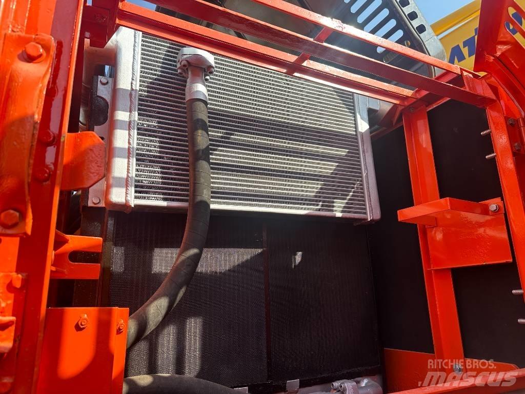 Doosan DX 300 Bagri goseničarji