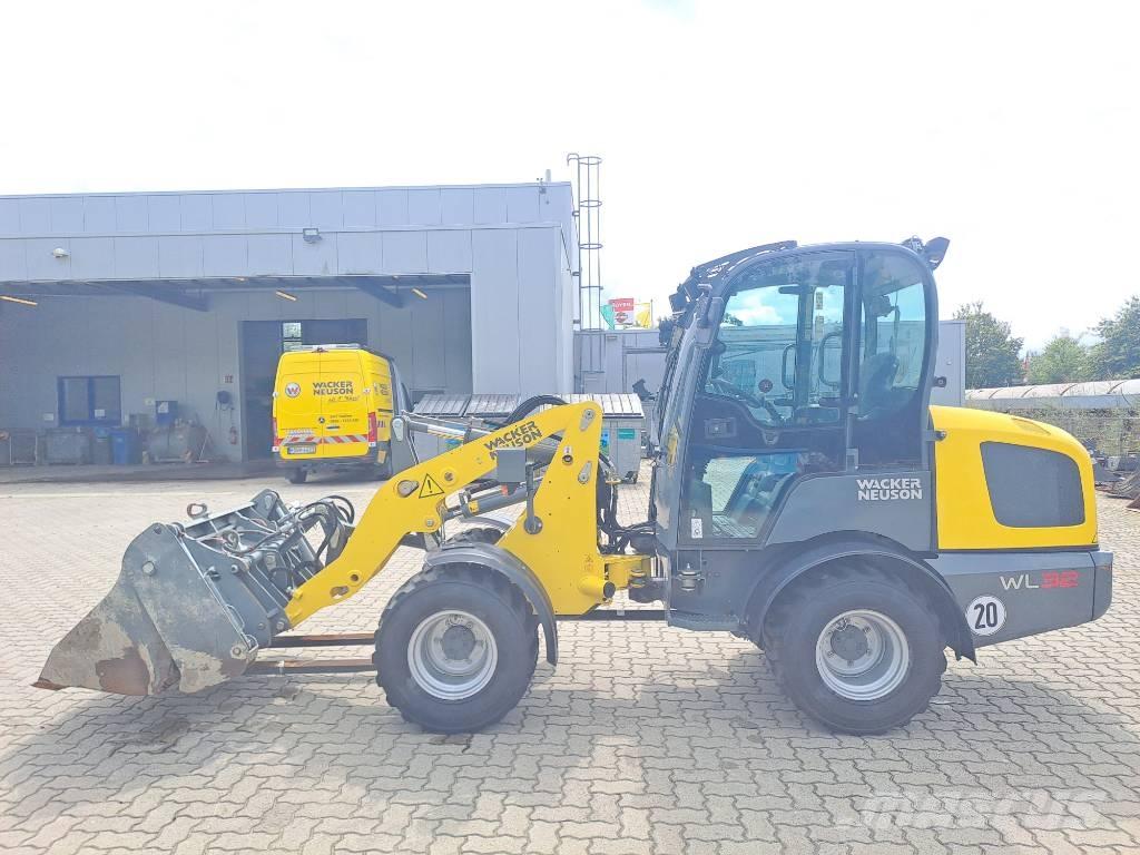 Wacker Neuson WL32 Kolesni nakladalci