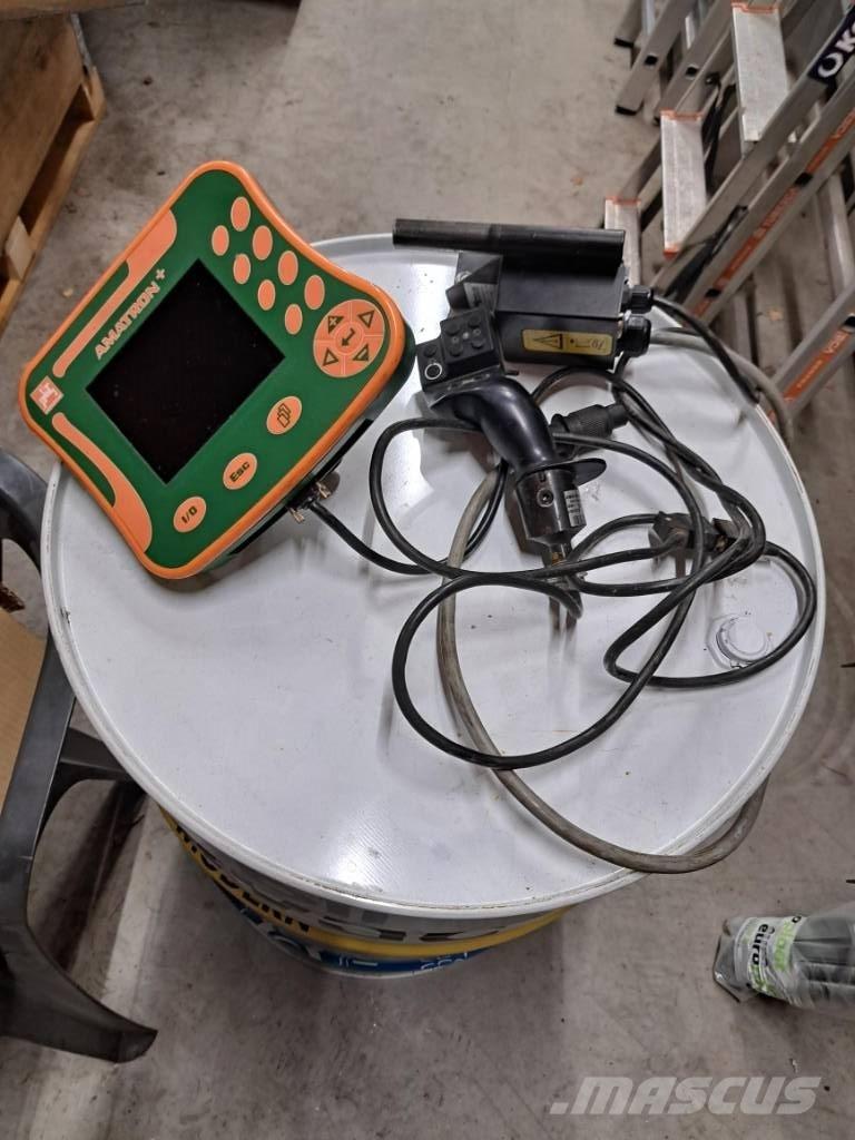 Amazone Ux 3200 20m Vlečne škropilnice