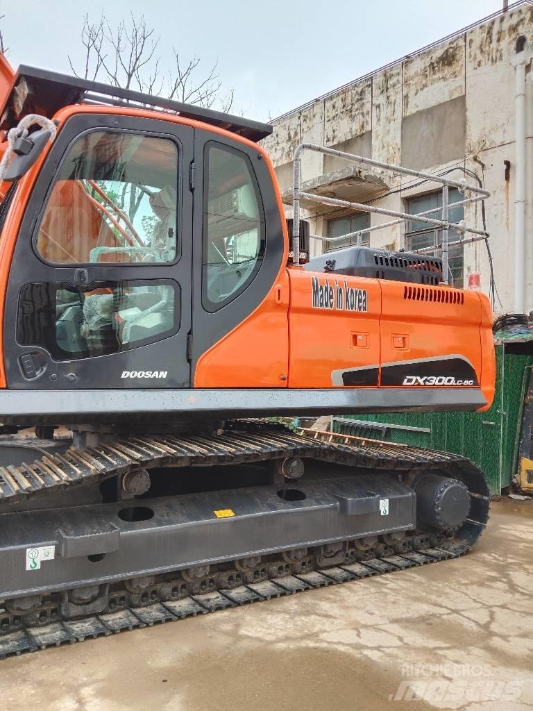 Doosan DX 300 LC-5 Bagri goseničarji