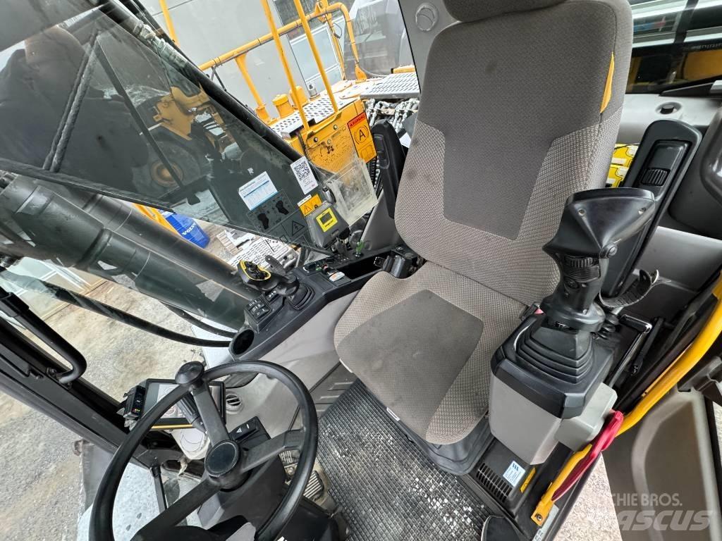 Volvo EW 160 Bagri na kolesih