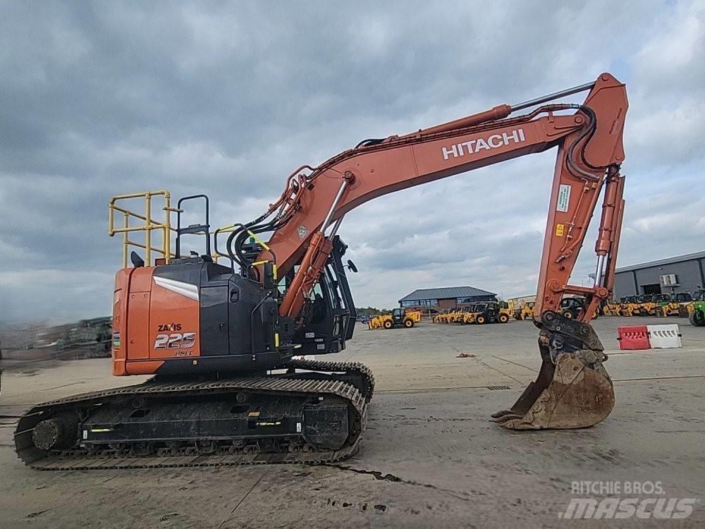 Hitachi ZX225USLC-7 Bagri goseničarji