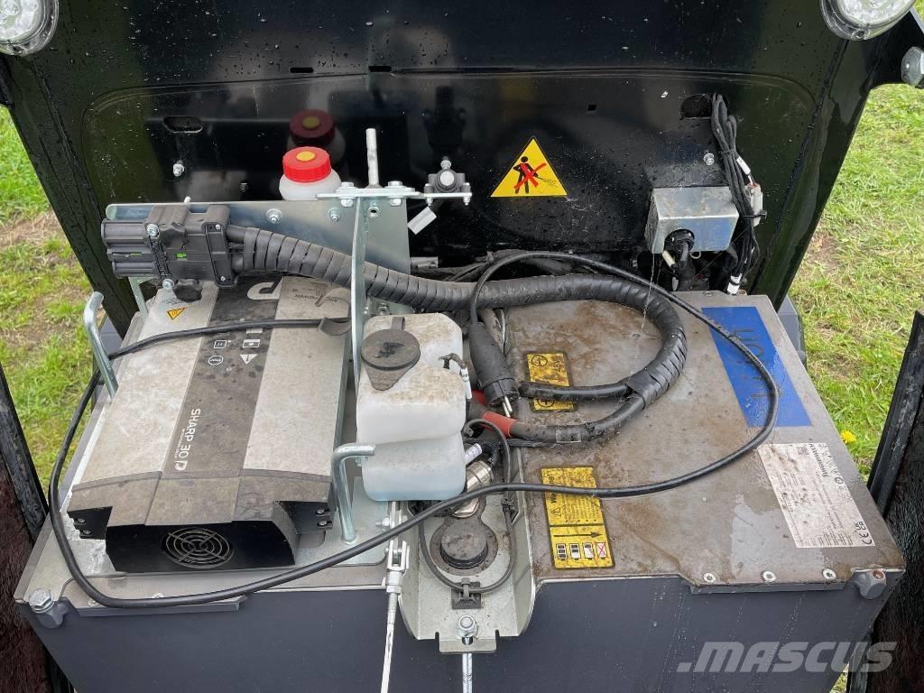 Kubota RT220-2e Kolesni nakladalci