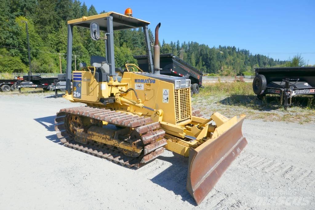 Komatsu D 21 P-8 Buldožerji goseničarji