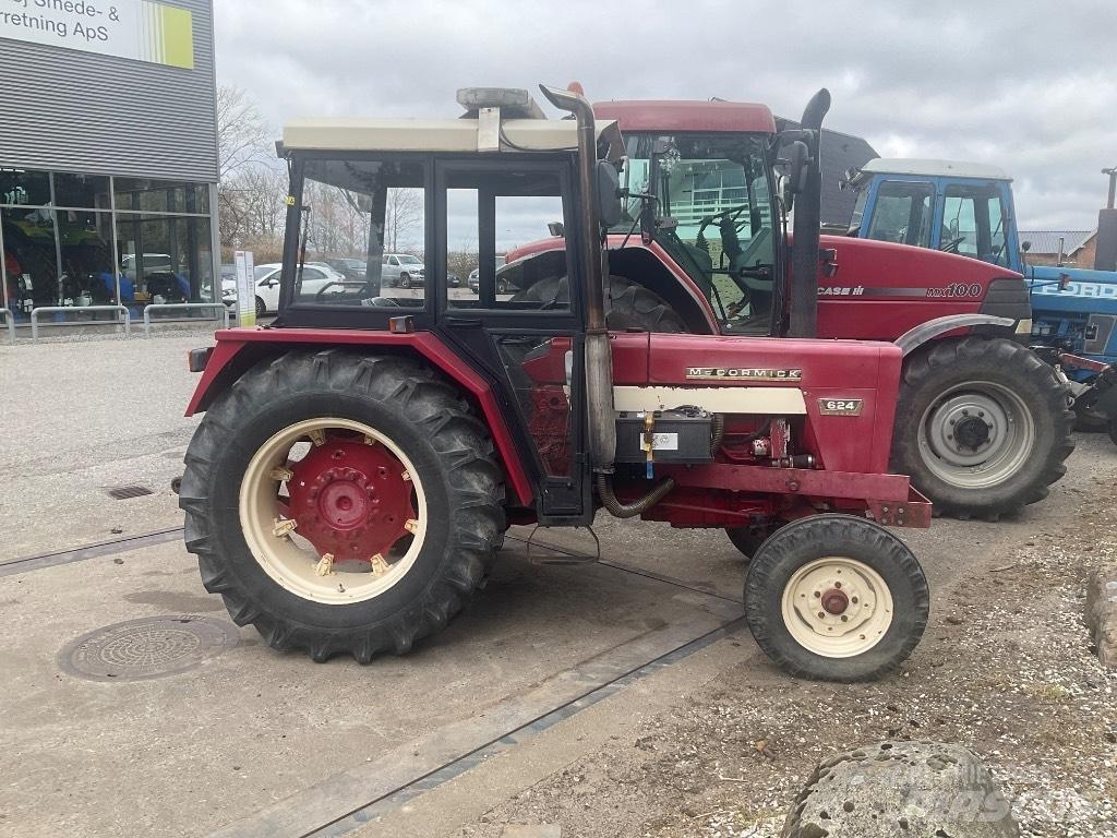 IH 624 Traktorji