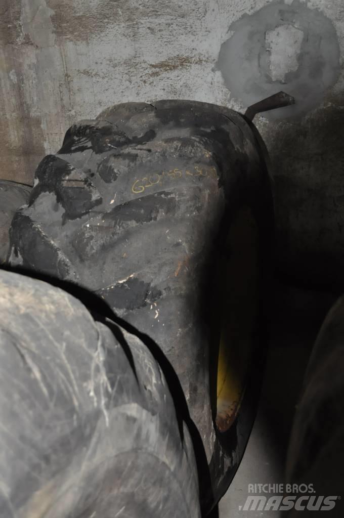 Nokian 620/55x30.5 Gume, kolesa in platišča