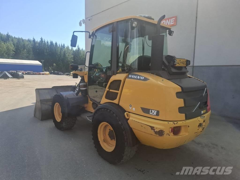 Volvo L 25 F-P Kolesni nakladalci