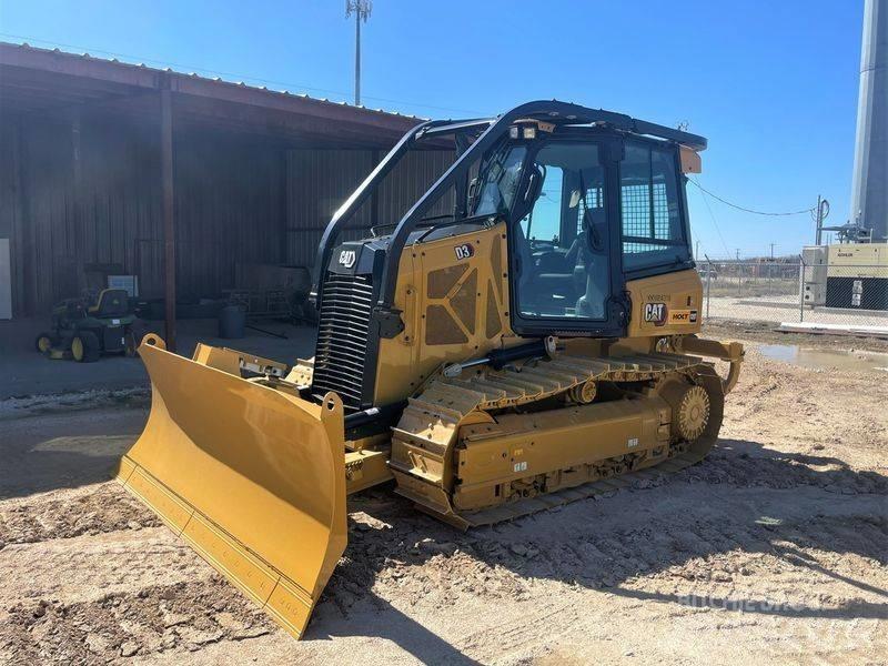 CAT D 3 Buldožerji goseničarji