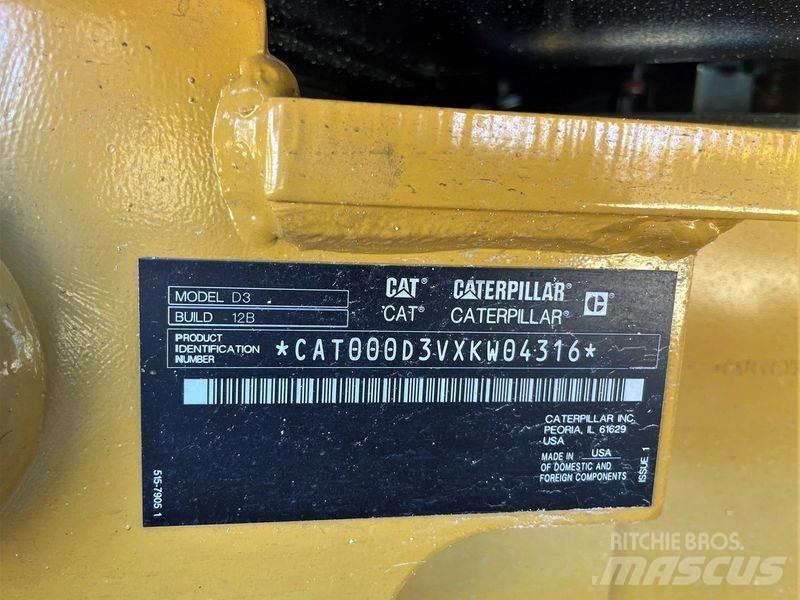 CAT D 3 Buldožerji goseničarji