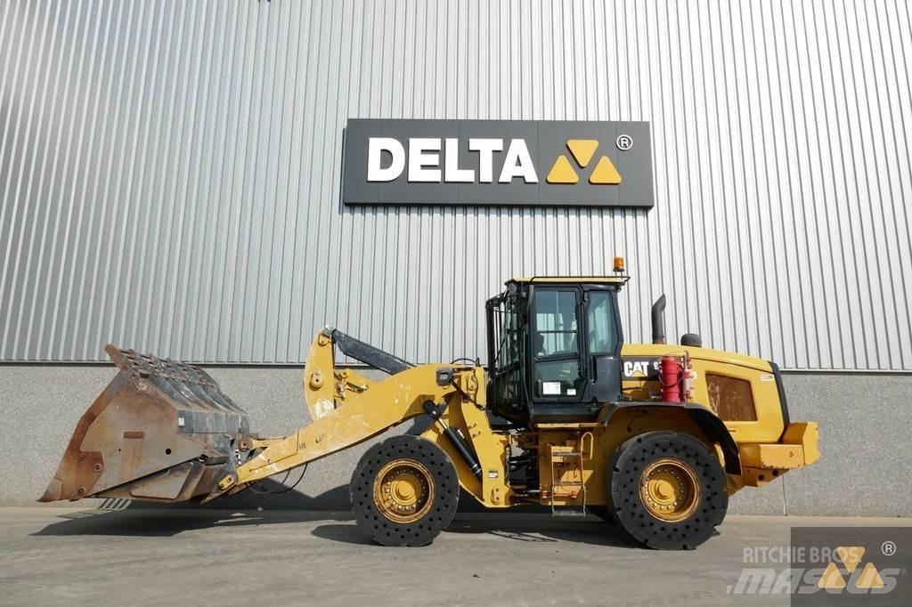 CAT 938M Kolesni nakladalci