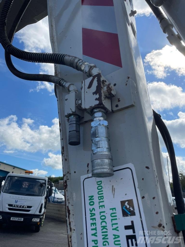 Takeuchi TB295W Bagri na kolesih
