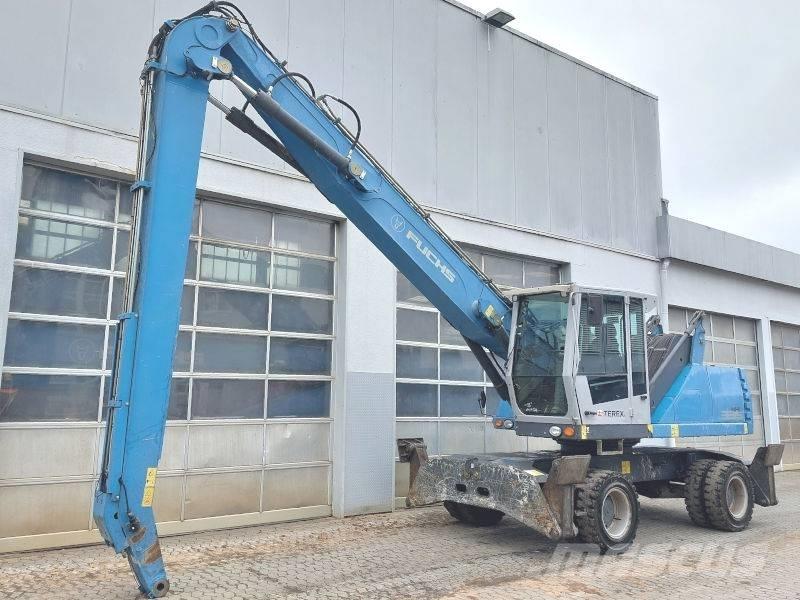 Fuchs MHL 335 E Bagri za prekladanje primarnih/sekundarnih surovin
