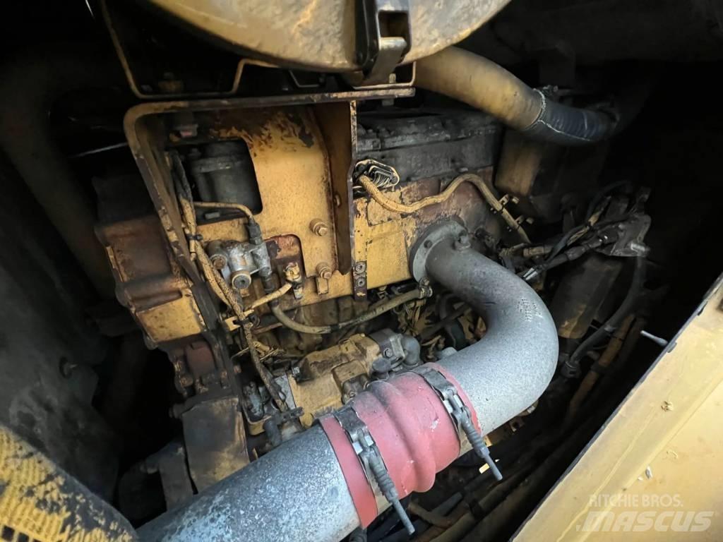 CAT 988H Kolesni nakladalci