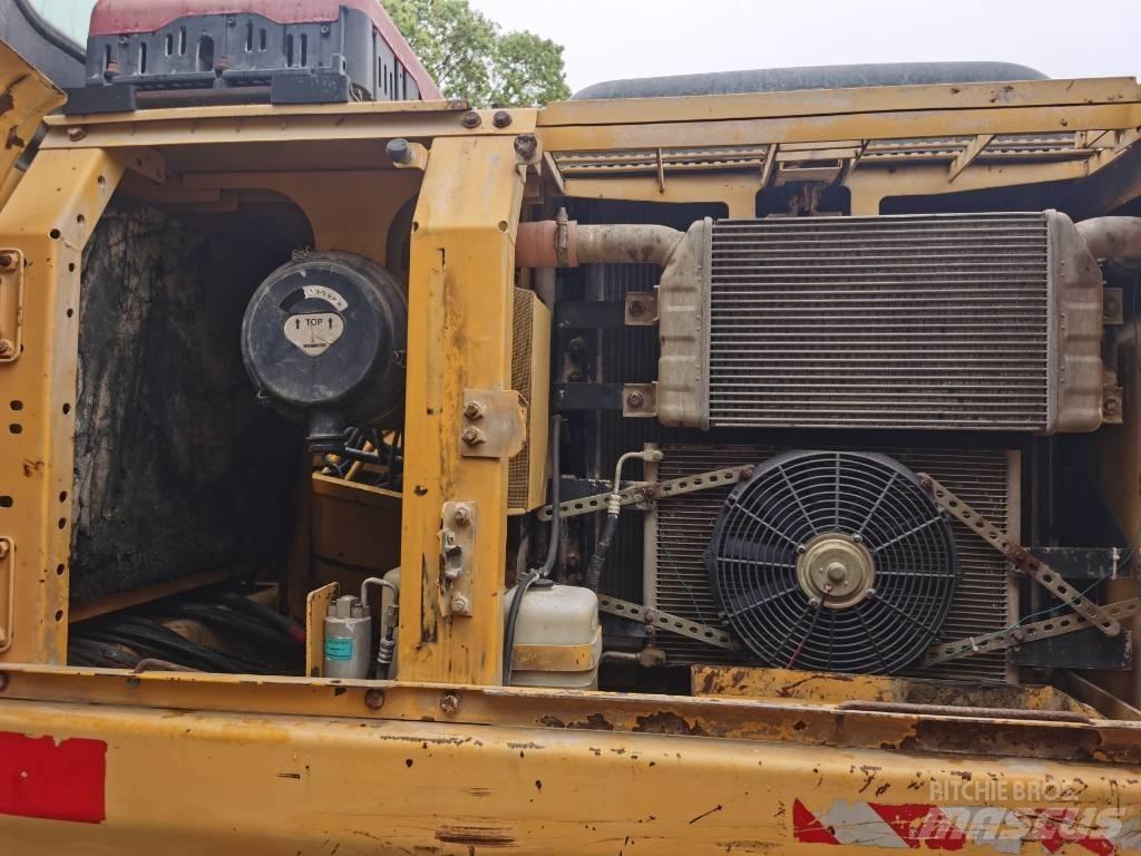 Komatsu PC 200-7 Bagri goseničarji