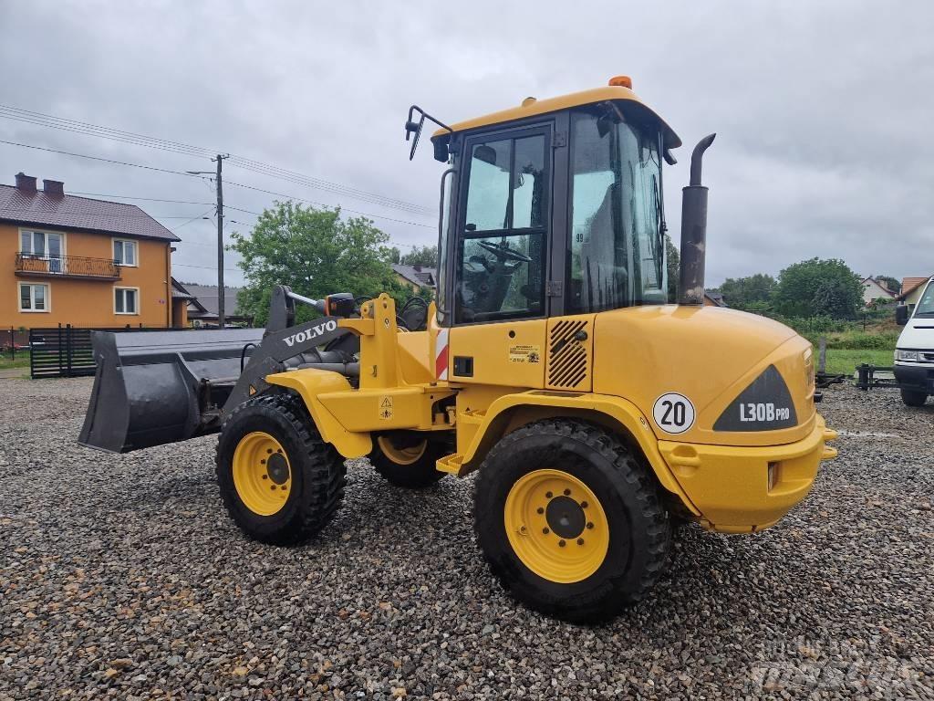 Volvo L 30 Kolesni nakladalci